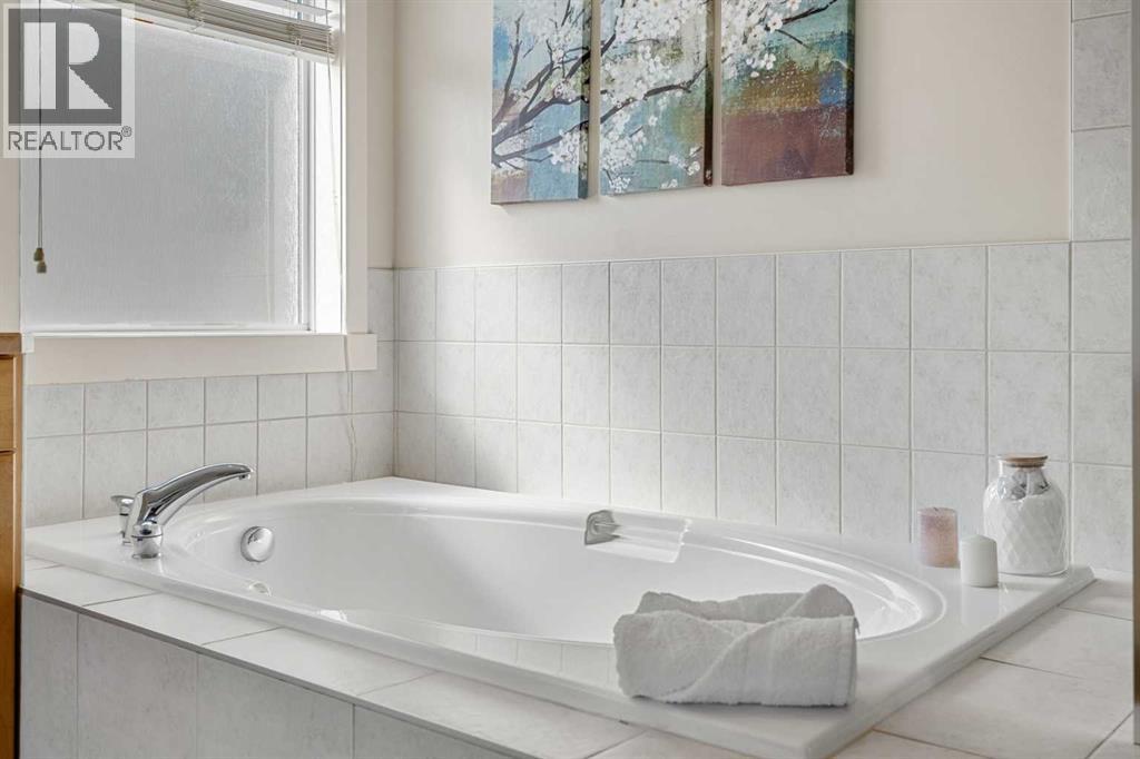 808 Coopers Square Sw, Airdrie, Alberta  T4B 0G6 - Photo 28 - A2269584