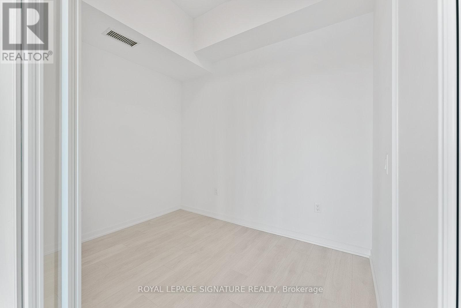 601 - 10 Graphophone Grove, Toronto, Ontario M6H 0E5 - Photo 18 - W12557954