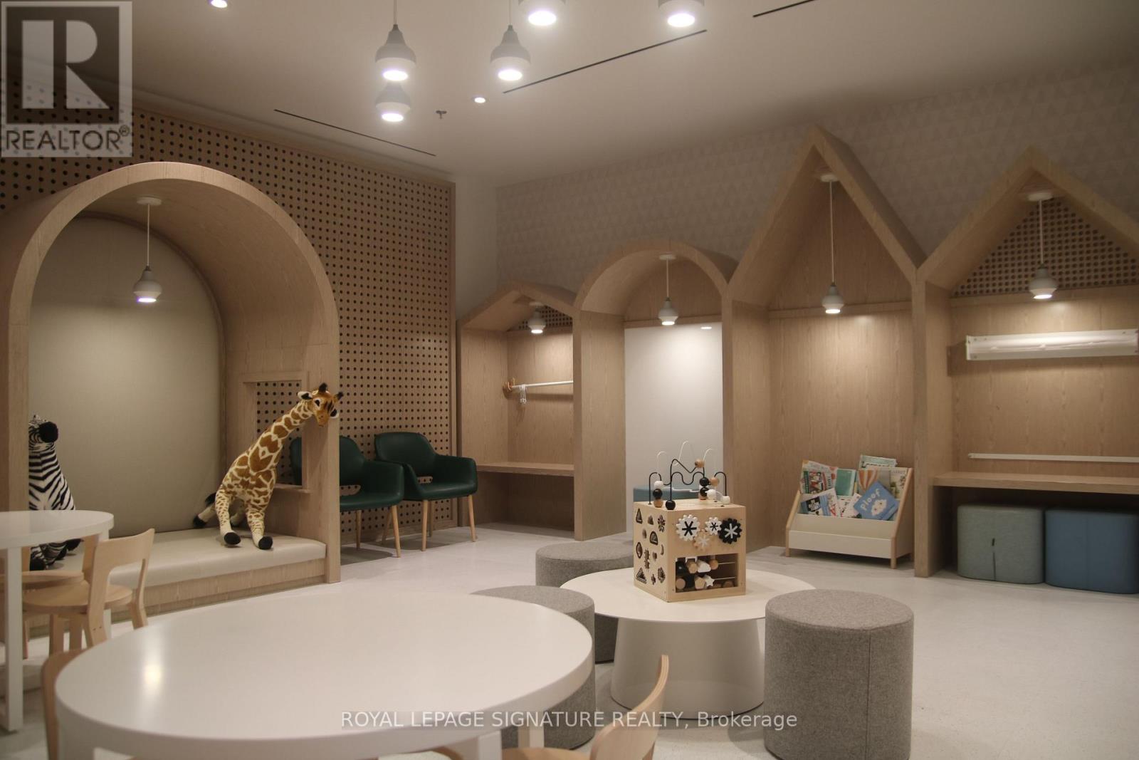 601 - 10 Graphophone Grove, Toronto, Ontario M6H 0E5 - Photo 49 - W12557954