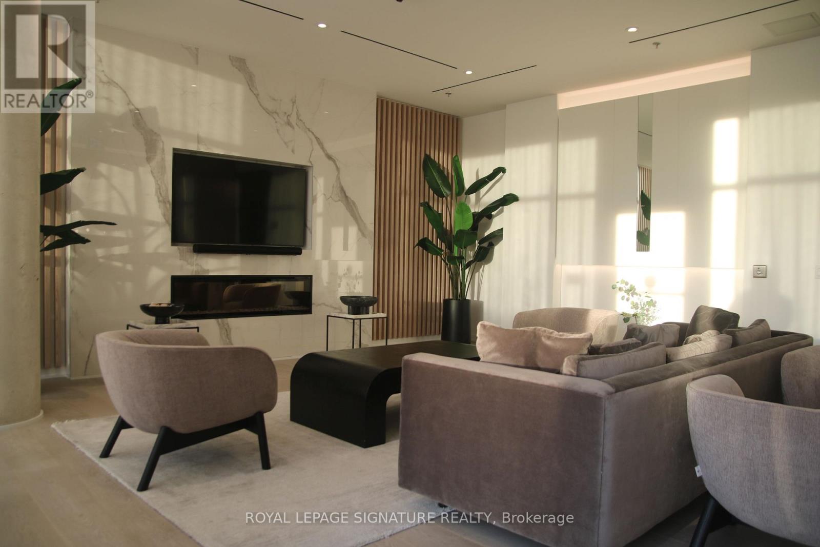 601 - 10 Graphophone Grove, Toronto, Ontario M6H 0E5 - Photo 36 - W12557954