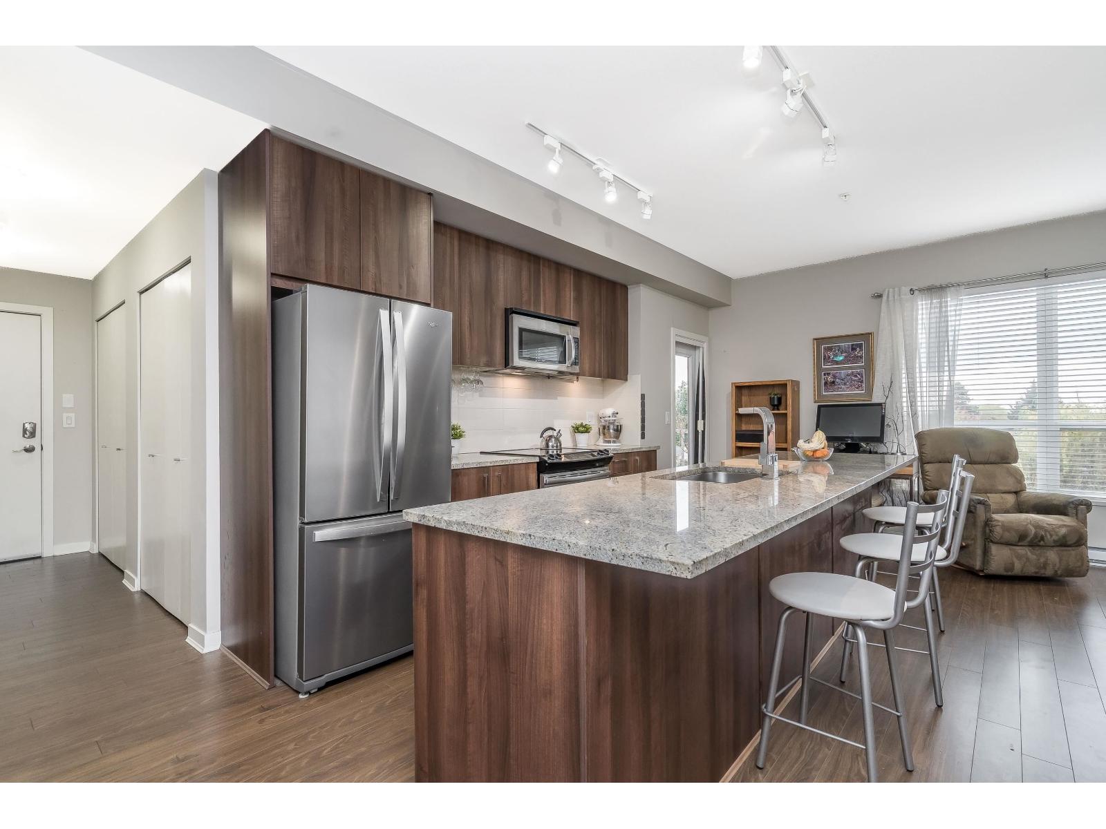 307 6450 194 Street, Surrey, British Columbia  V4N 6J8 - Photo 3 - R3069125