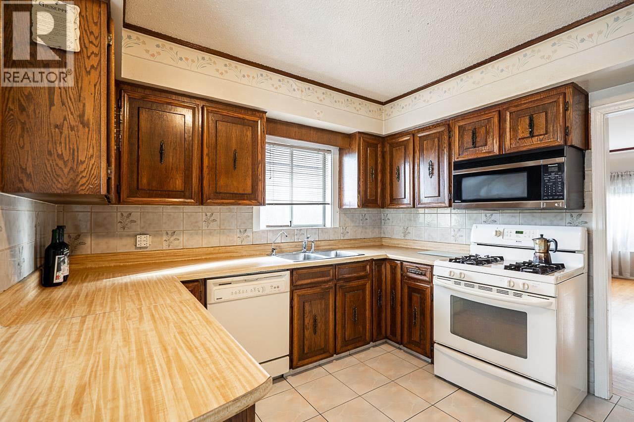 3205 E 3rd Avenue, Vancouver, British Columbia  V5M 1J4 - Photo 10 - R3069175