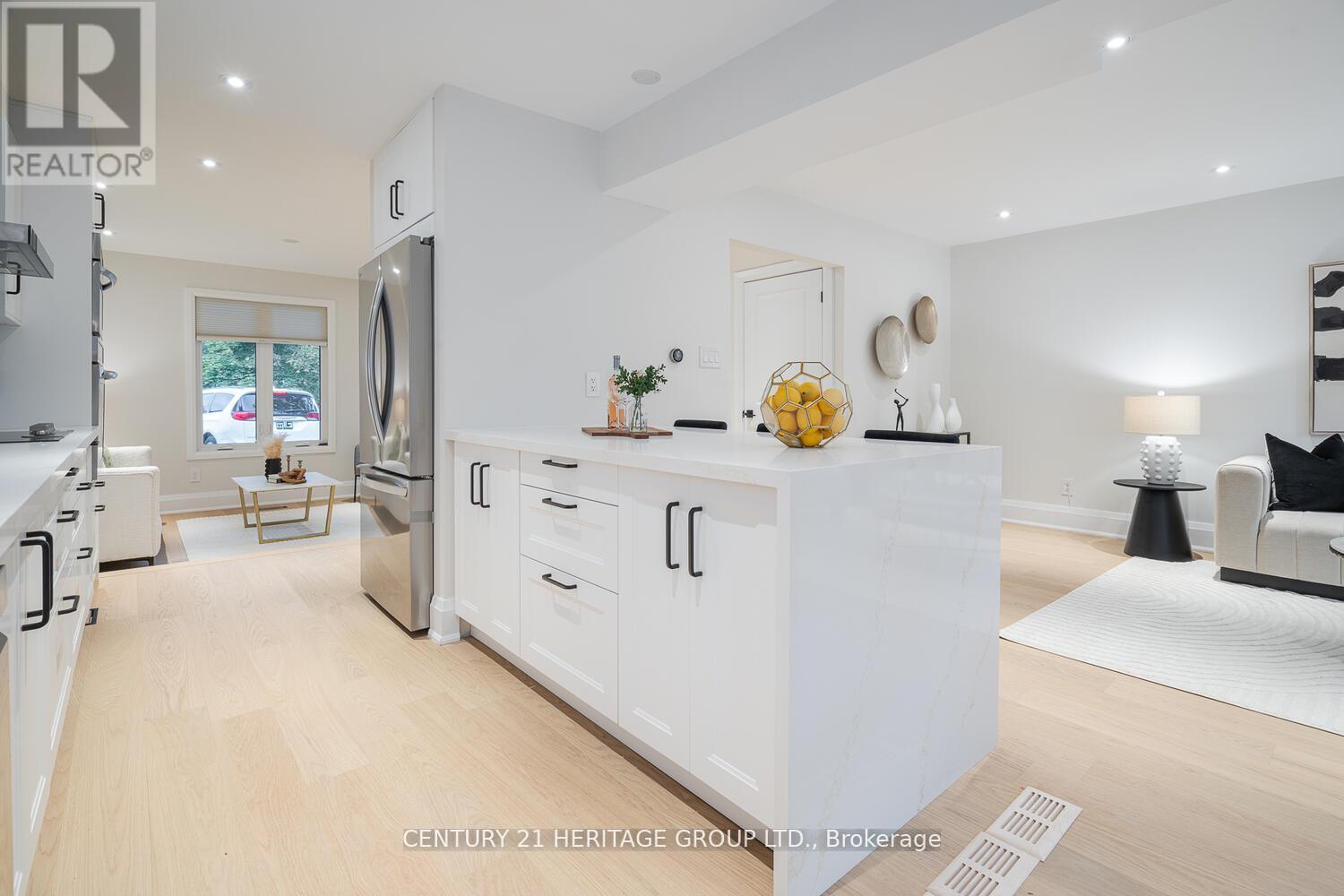 Main - 23 Merrylyn Drive, Richmond Hill, Ontario  L4C 5B1 - Photo 12 - N12571776