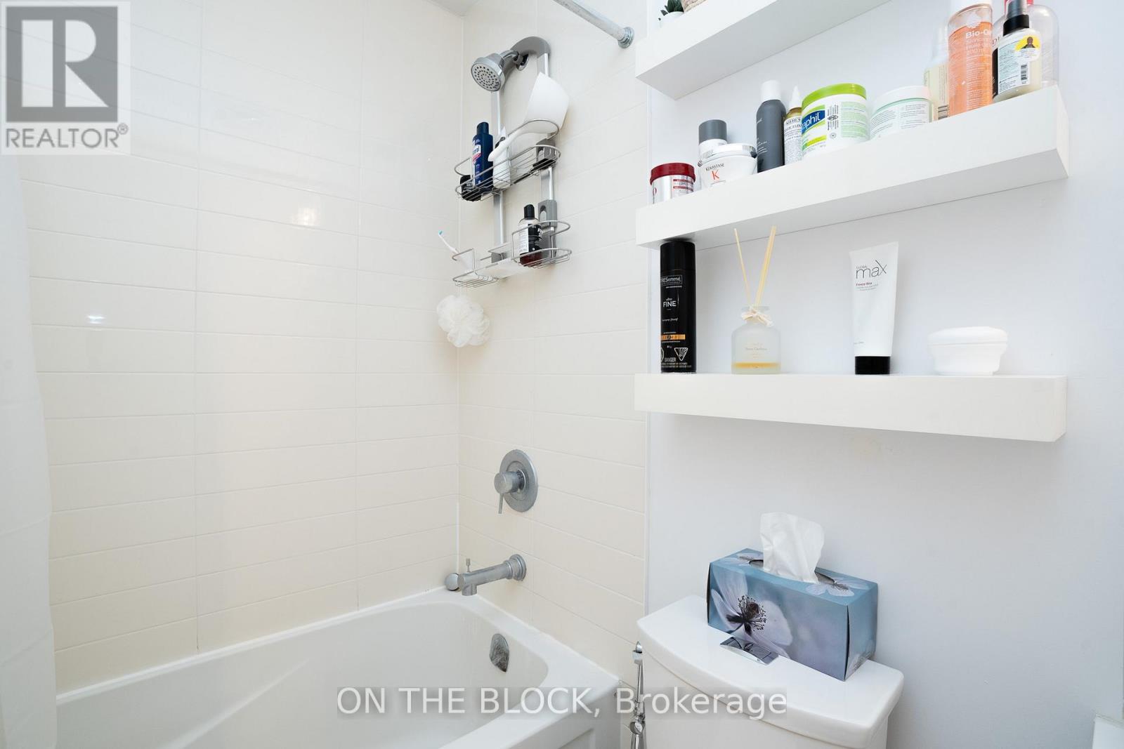 1111 - 9201 Yonge Street, Richmond Hill, Ontario  L4C 1H9 - Photo 21 - N12571798