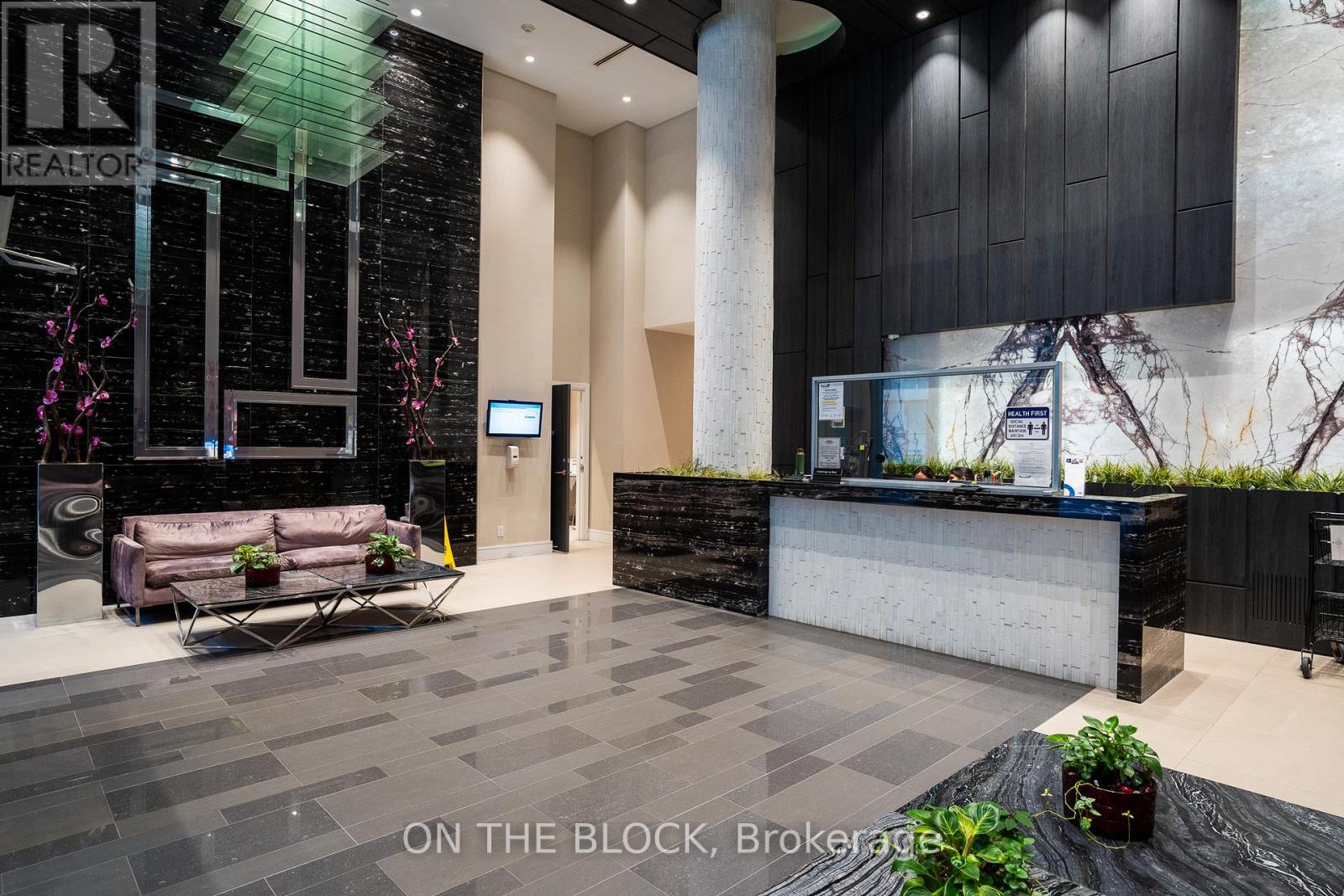 1111 - 9201 Yonge Street, Richmond Hill, Ontario  L4C 1H9 - Photo 6 - N12571798