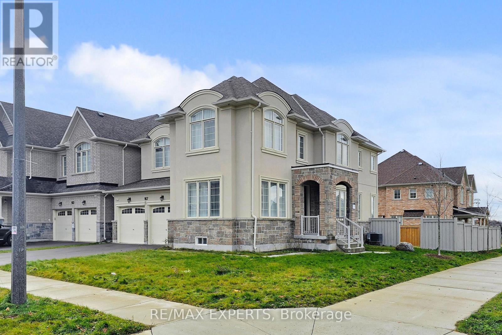 167 Frederick Pearson Street, East Gwillimbury, Ontario  L9N 0Y8 - Photo 2 - N12571830