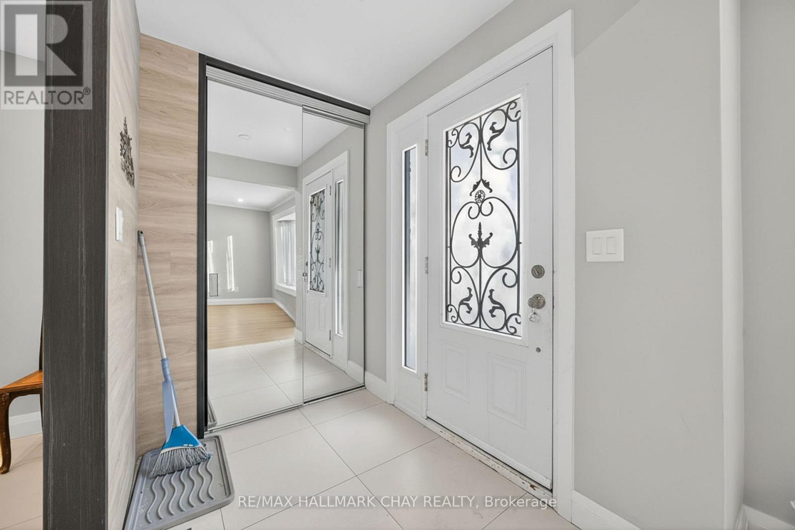 764 Botany Hill Crescent, Newmarket, Ontario  L3Y 3A8 - Photo 3 - N12571832