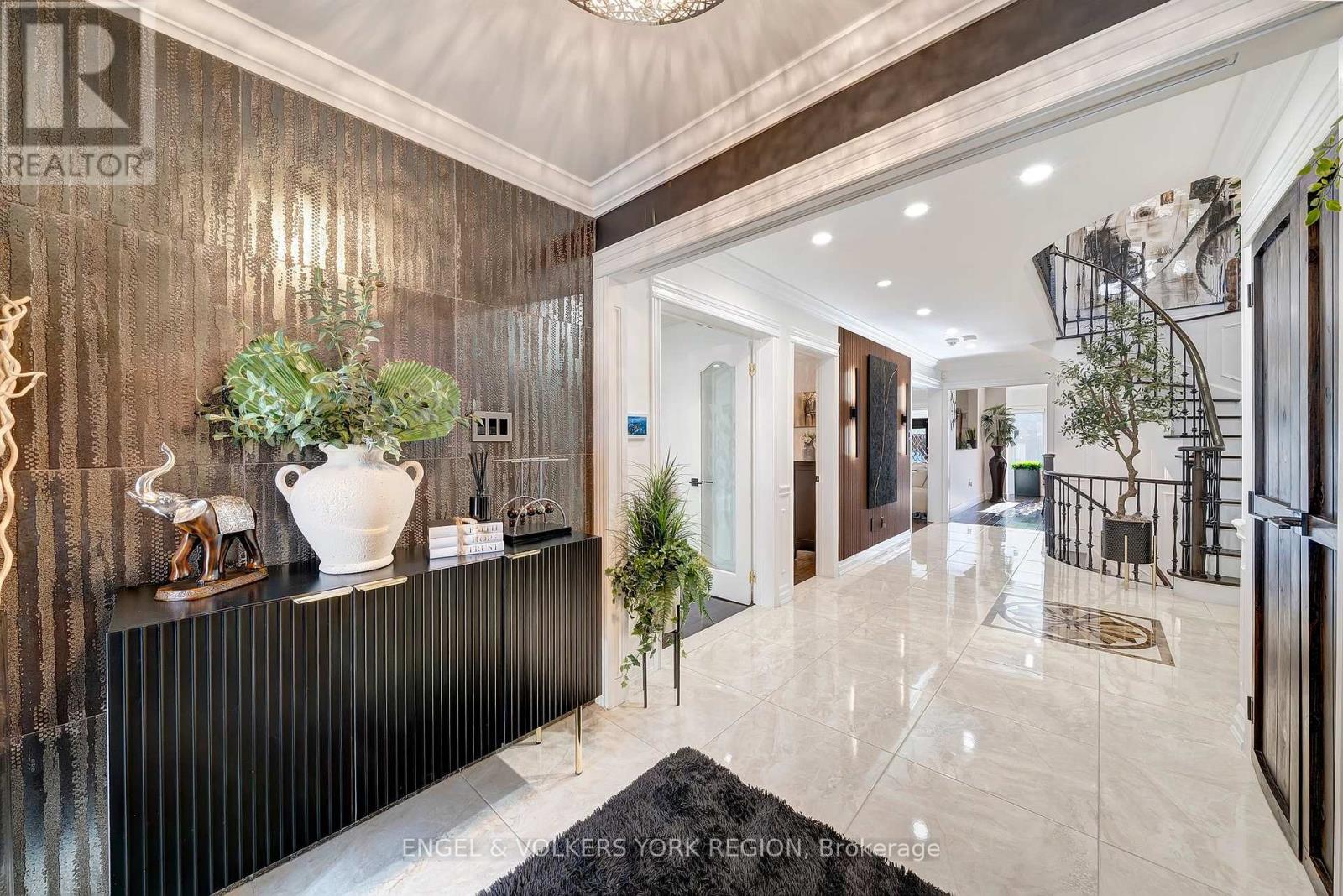 57 Burgosa Court, Vaughan, Ontario  L4L 5C8 - Photo 10 - N12571900