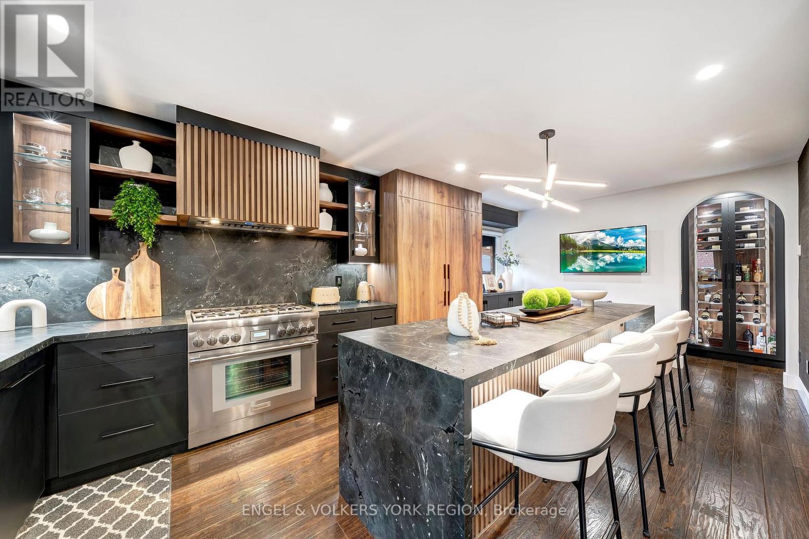 57 Burgosa Court, Vaughan, Ontario  L4L 5C8 - Photo 11 - N12571900