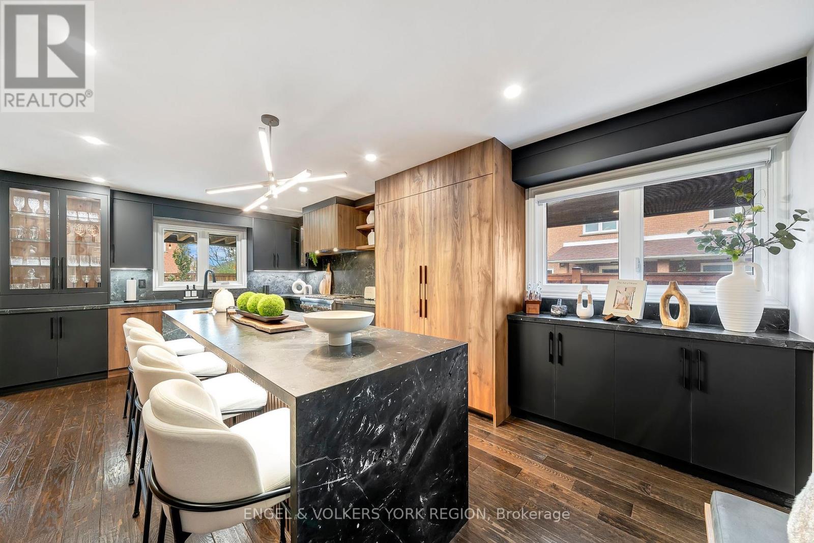 57 Burgosa Court, Vaughan, Ontario  L4L 5C8 - Photo 13 - N12571900