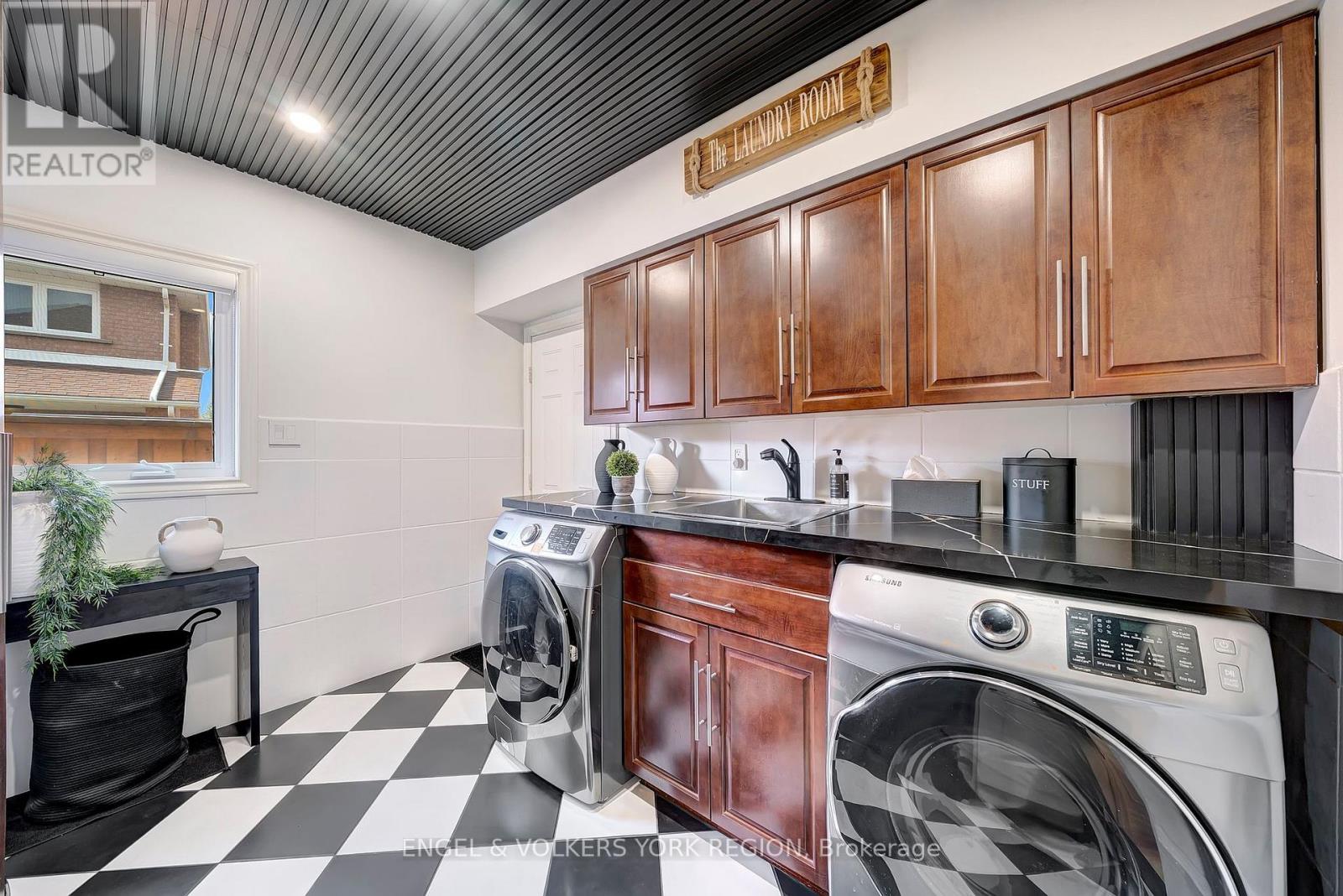 57 Burgosa Court, Vaughan, Ontario  L4L 5C8 - Photo 25 - N12571900