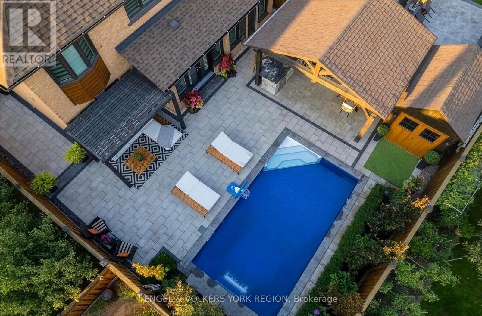 57 Burgosa Court, Vaughan, Ontario  L4L 5C8 - Photo 3 - N12571900