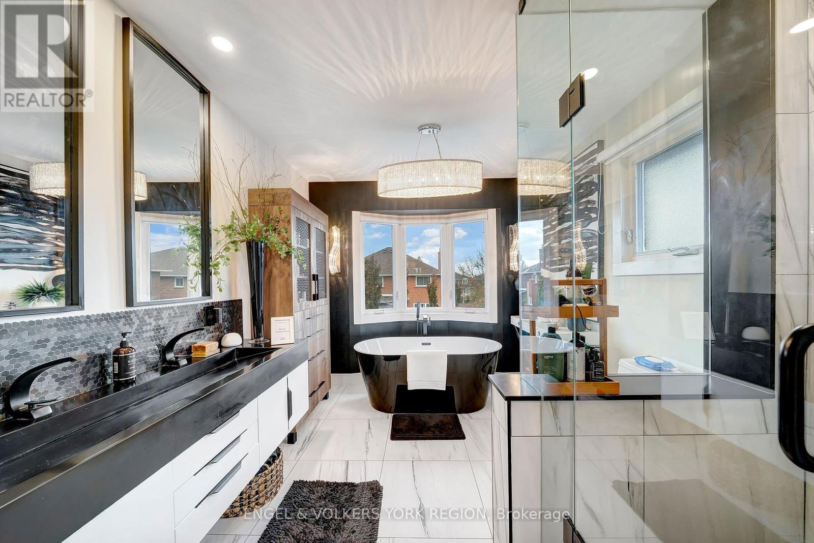 57 Burgosa Court, Vaughan, Ontario  L4L 5C8 - Photo 32 - N12571900