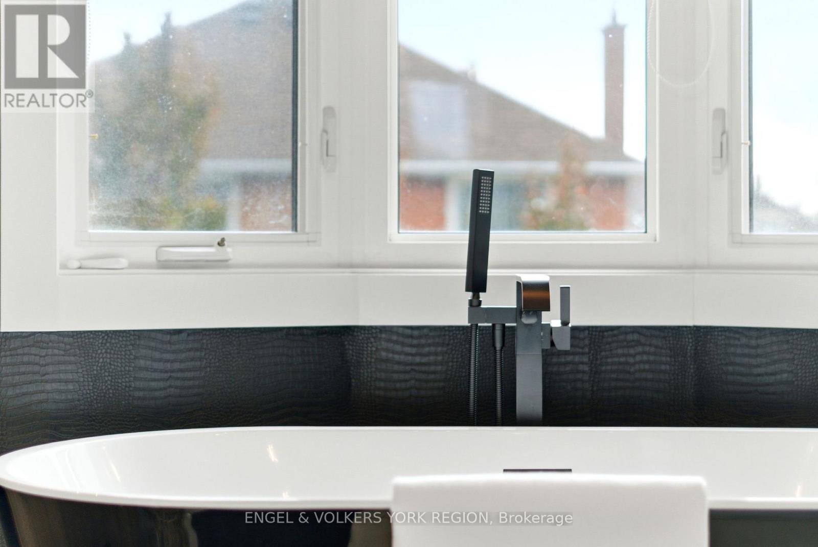 57 Burgosa Court, Vaughan, Ontario  L4L 5C8 - Photo 33 - N12571900