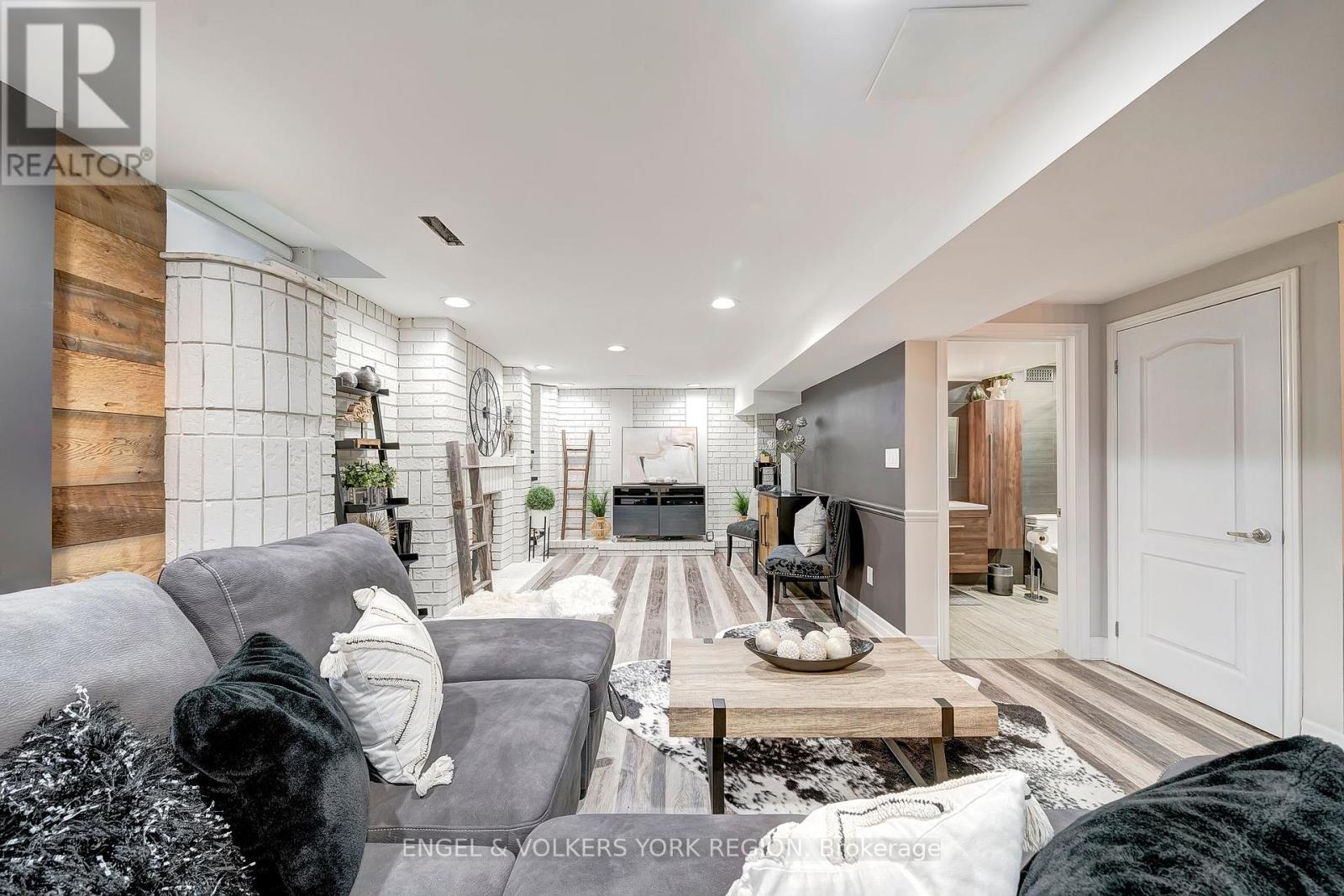 57 Burgosa Court, Vaughan, Ontario  L4L 5C8 - Photo 42 - N12571900