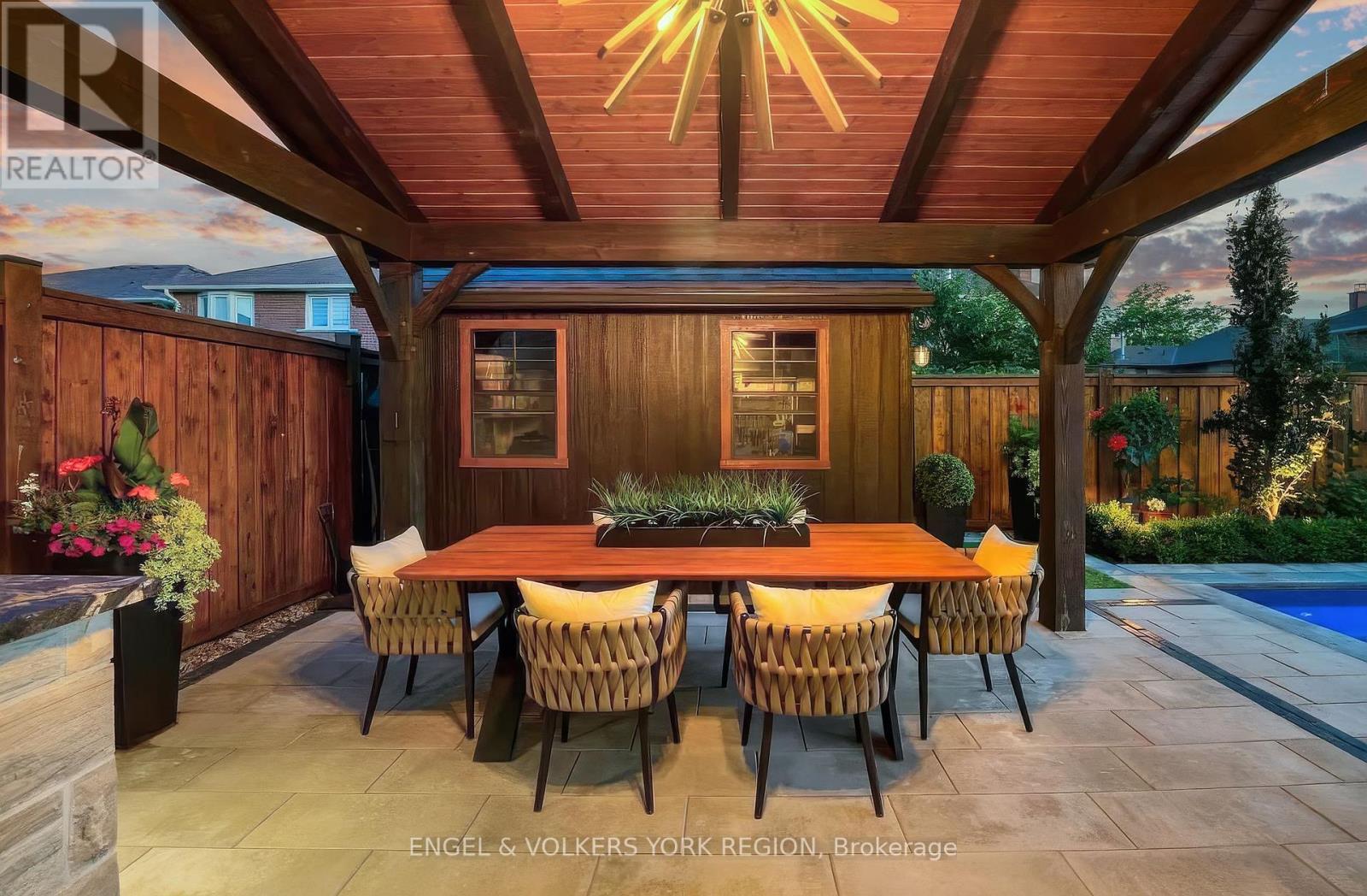 57 Burgosa Court, Vaughan, Ontario  L4L 5C8 - Photo 7 - N12571900