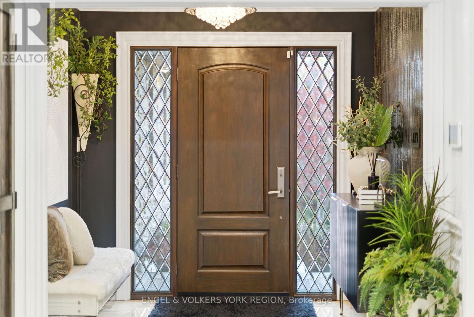 57 Burgosa Court, Vaughan, Ontario  L4L 5C8 - Photo 9 - N12571900