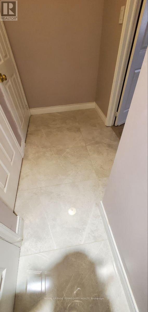 Bsmt - 3 Baffine Court, Richmond Hill, Ontario  L4B 4J6 - Photo 10 - N12571950