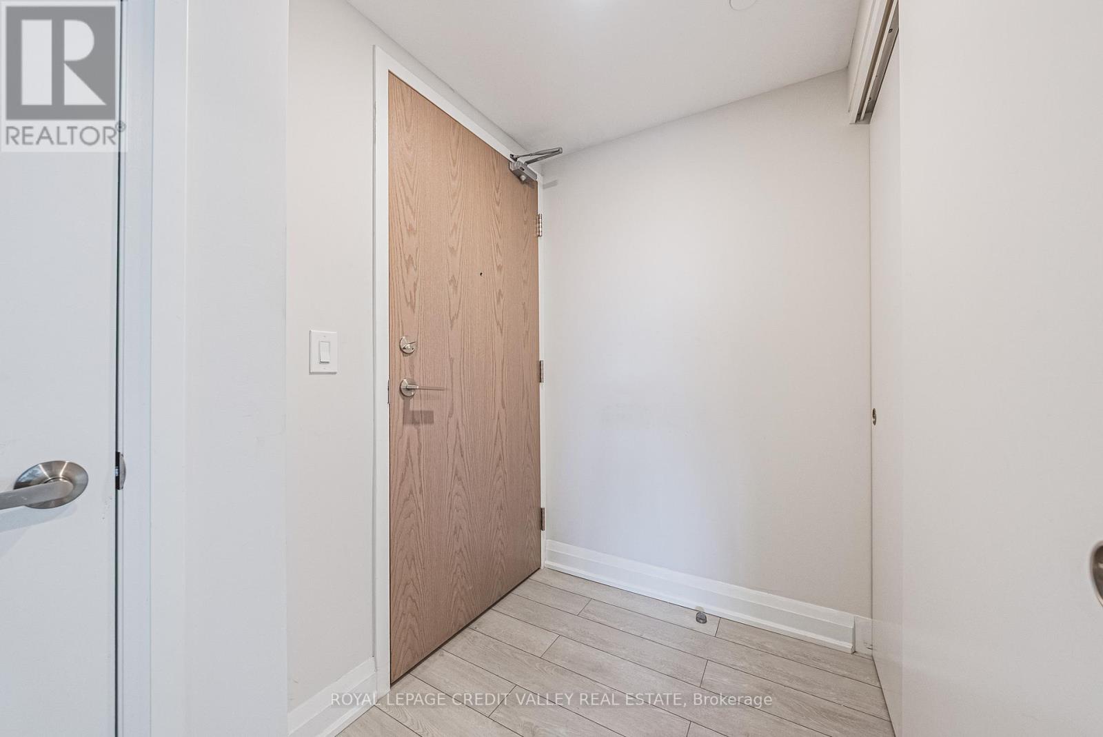 317 - 58 Lakeside Terrace, Barrie, Ontario  L4M 0L5 - Photo 7 - S12571752