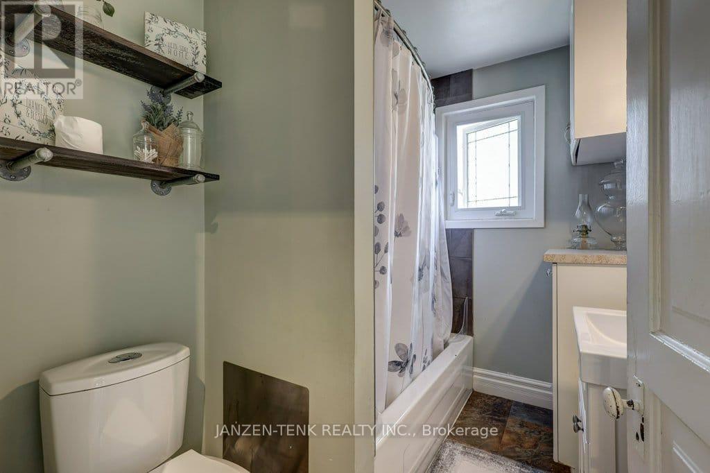 17 Oak Street, Aylmer, Ontario  N5H 1G3 - Photo 24 - X12484159