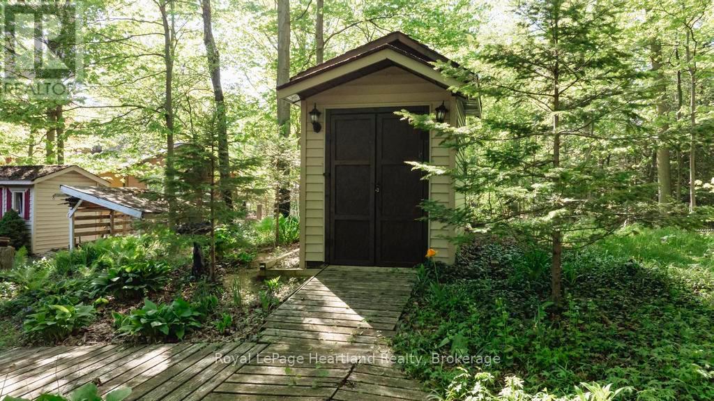 216 Shadywood Crescent, Huron-Kinloss, Ontario  N2Z 2X3 - Photo 47 - X12571982