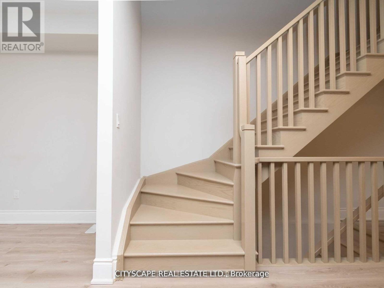 579 Wedgewood Drive, Burlington, Ontario  L7L 0J9 - Photo 18 - W12571764