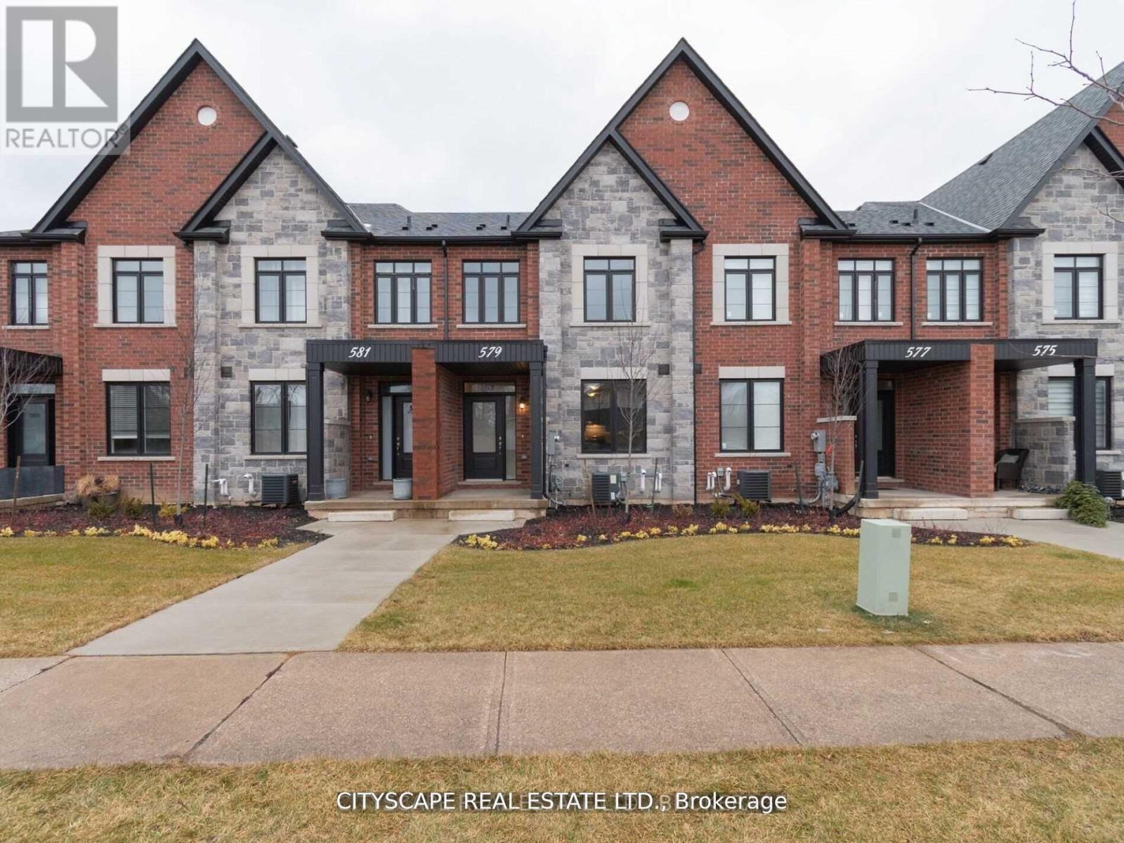 579 Wedgewood Drive, Burlington, Ontario  L7L 0J9 - Photo 2 - W12571764