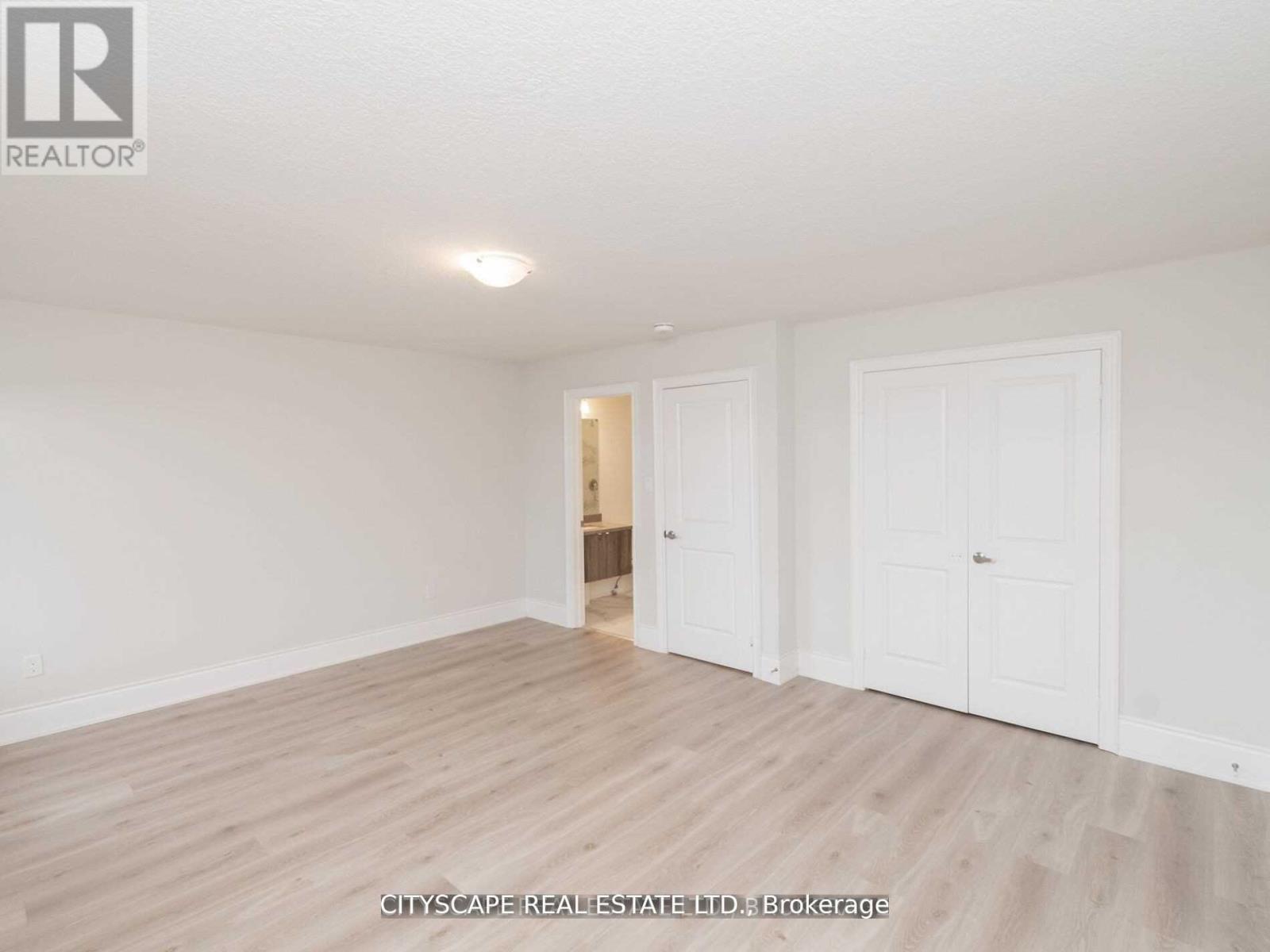 579 Wedgewood Drive, Burlington, Ontario  L7L 0J9 - Photo 20 - W12571764