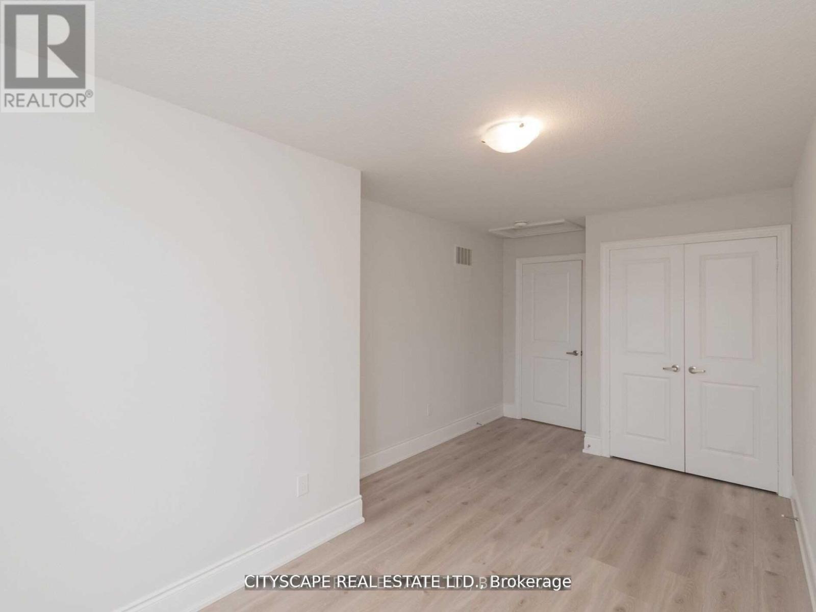 579 Wedgewood Drive, Burlington, Ontario  L7L 0J9 - Photo 25 - W12571764