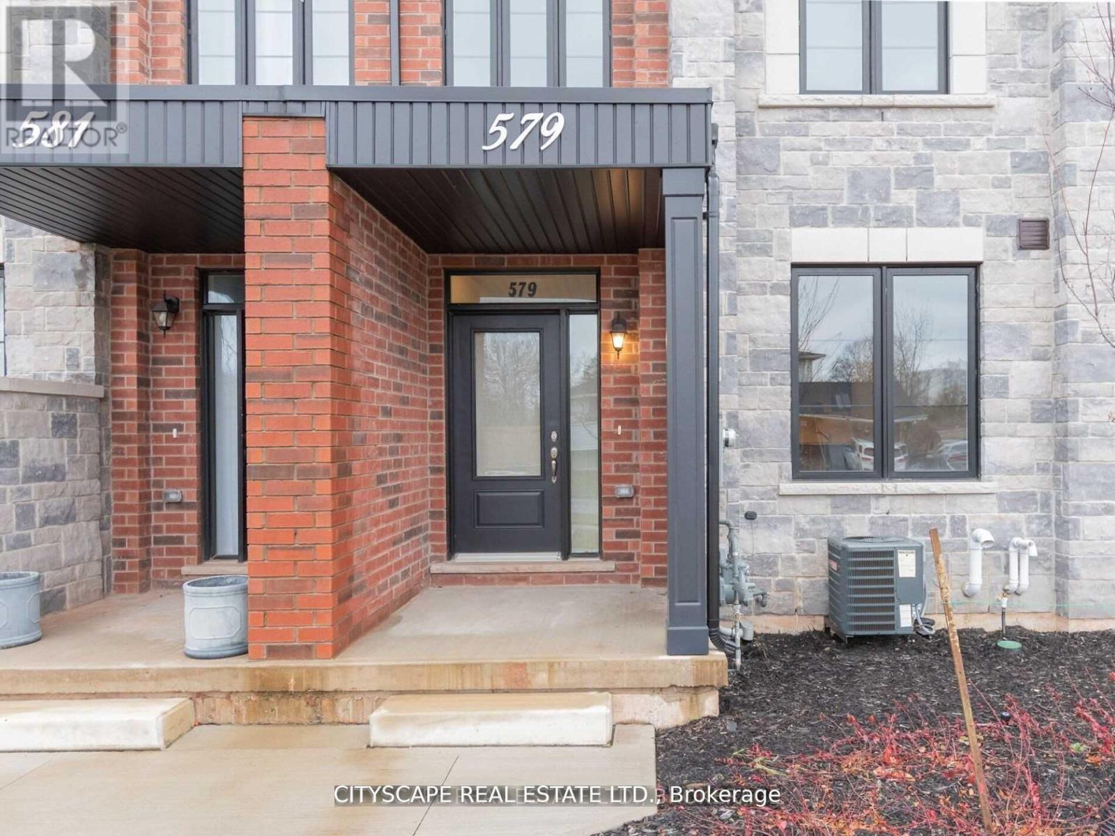 579 Wedgewood Drive, Burlington, Ontario  L7L 0J9 - Photo 3 - W12571764