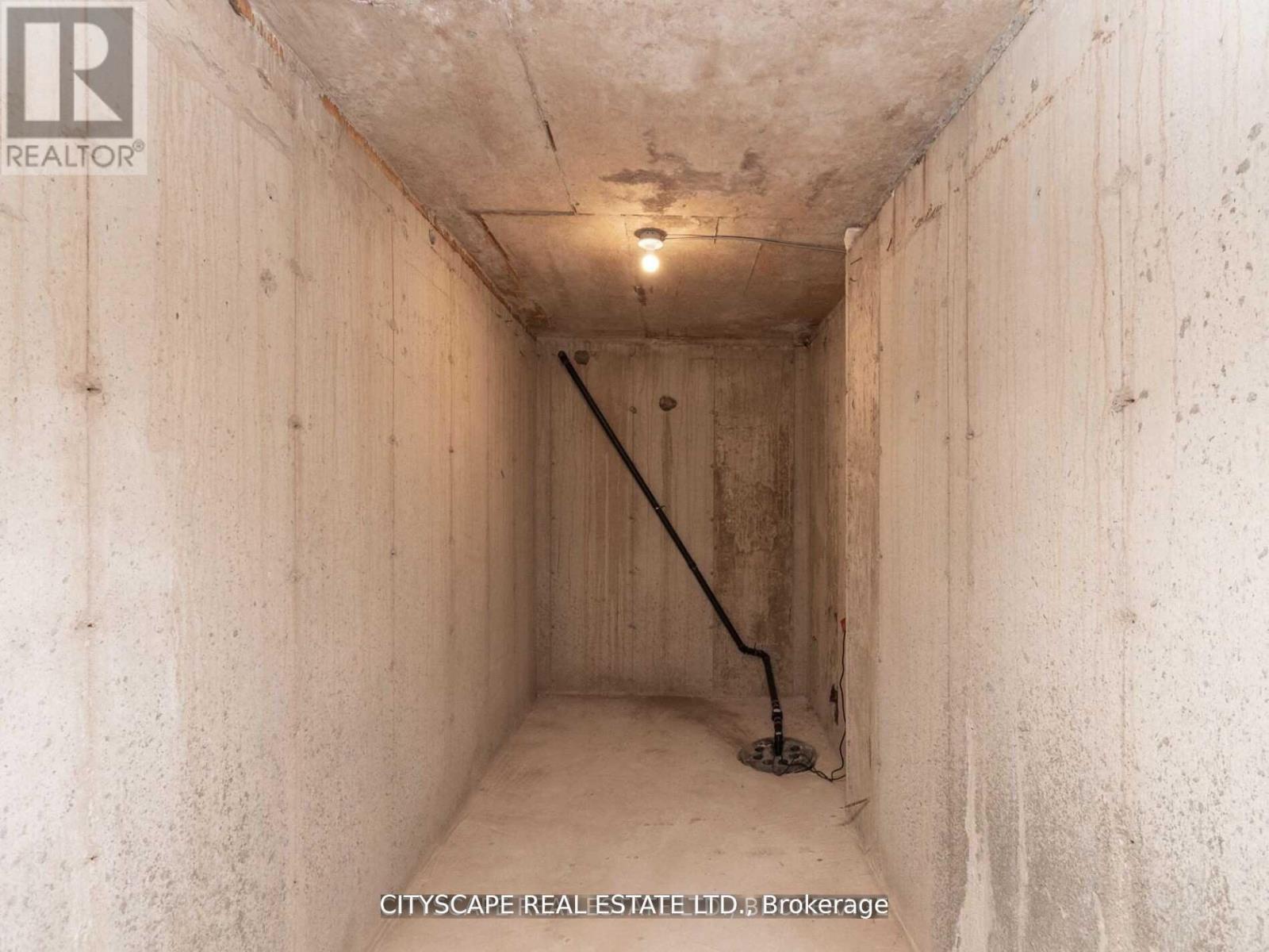 579 Wedgewood Drive, Burlington, Ontario  L7L 0J9 - Photo 34 - W12571764