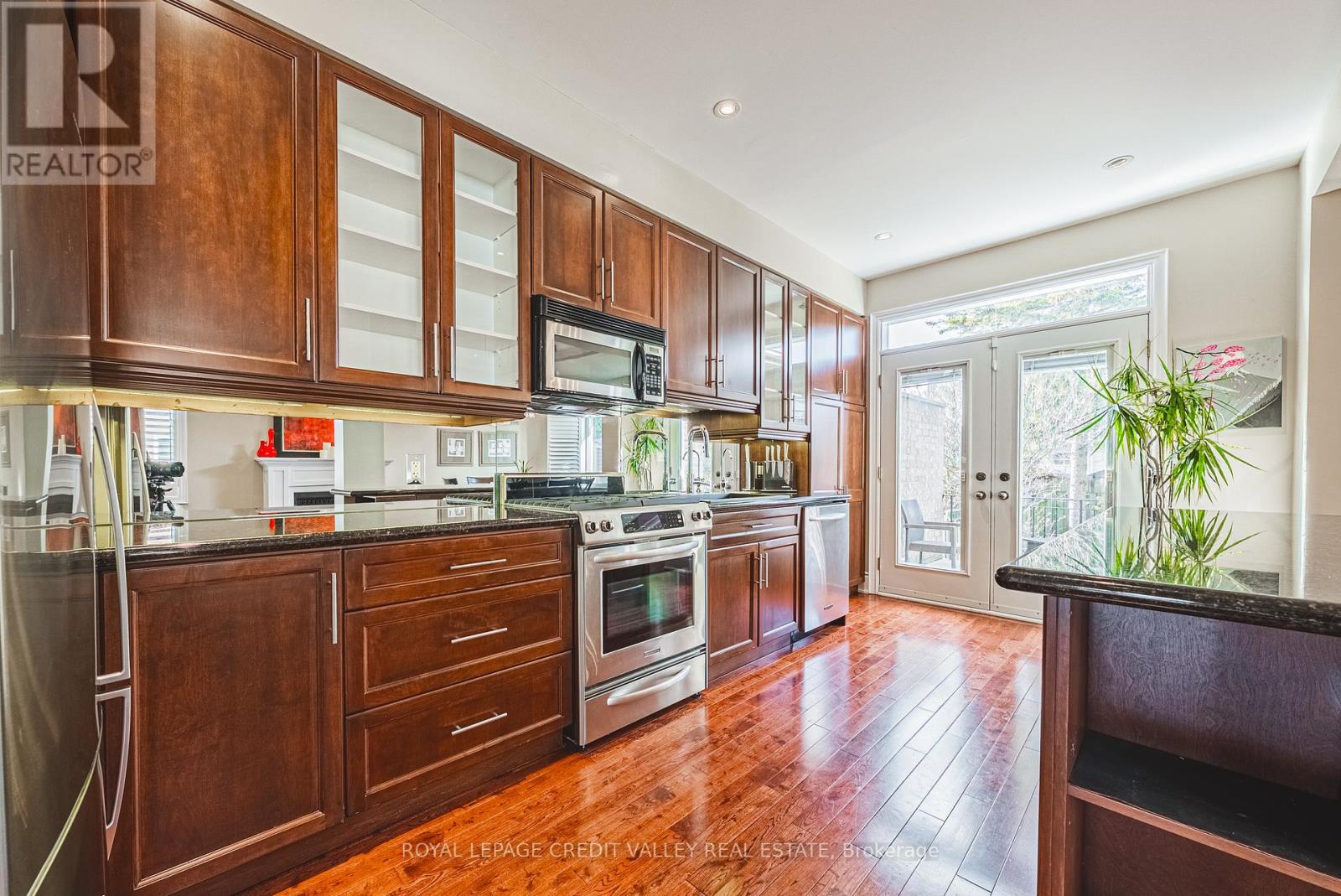 36 Lunness Road, Toronto, Ontario  M8W 4M4 - Photo 17 - W12571788