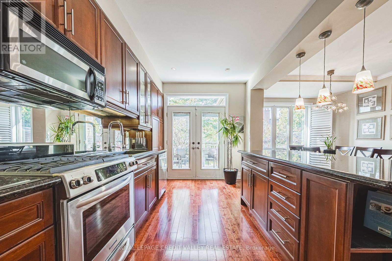 36 Lunness Road, Toronto, Ontario  M8W 4M4 - Photo 18 - W12571788