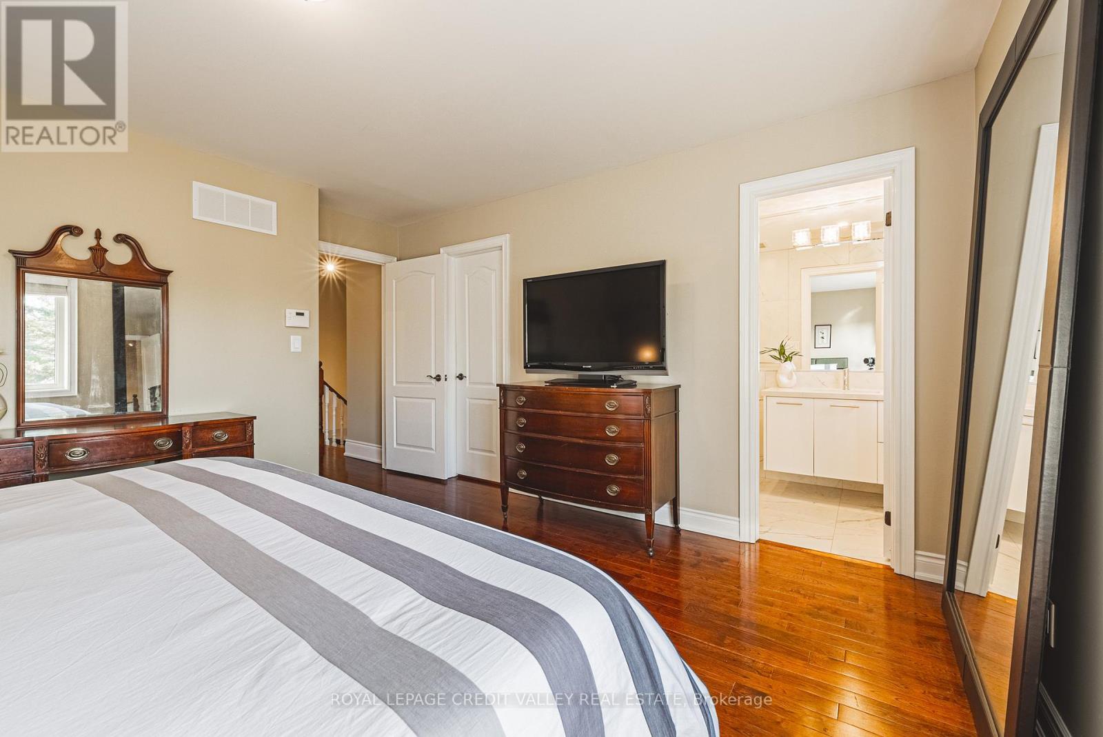 36 Lunness Road, Toronto, Ontario  M8W 4M4 - Photo 30 - W12571788