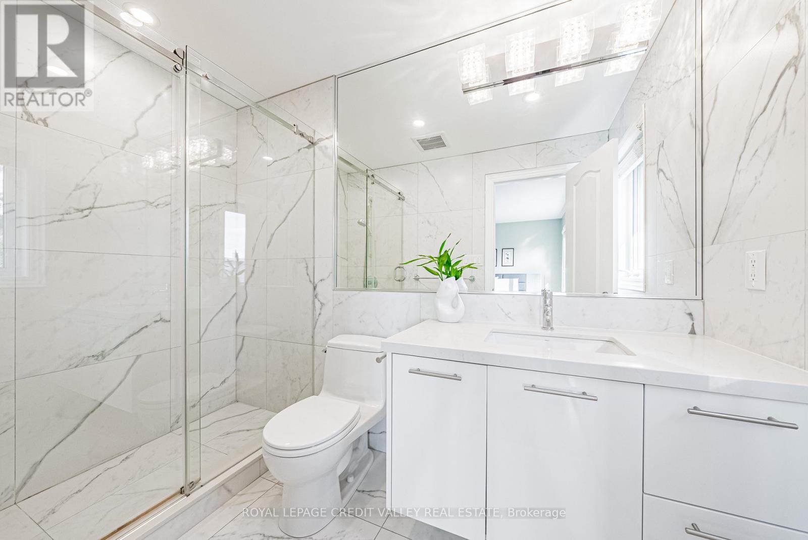 36 Lunness Road, Toronto, Ontario  M8W 4M4 - Photo 31 - W12571788