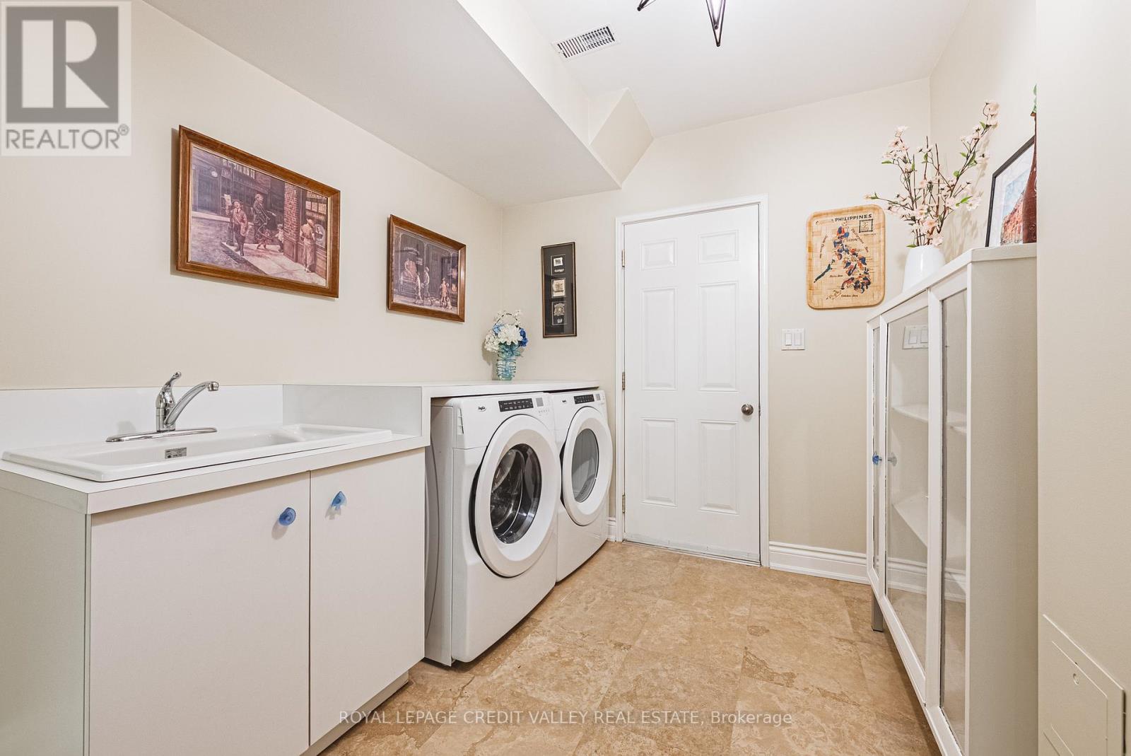 36 Lunness Road, Toronto, Ontario  M8W 4M4 - Photo 33 - W12571788