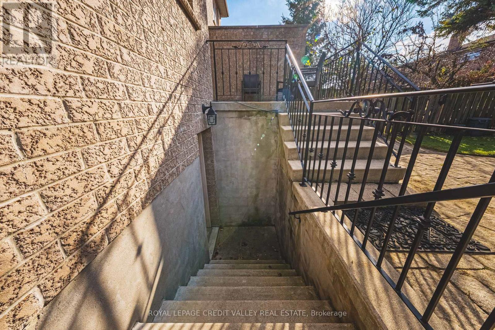 36 Lunness Road, Toronto, Ontario  M8W 4M4 - Photo 50 - W12571788