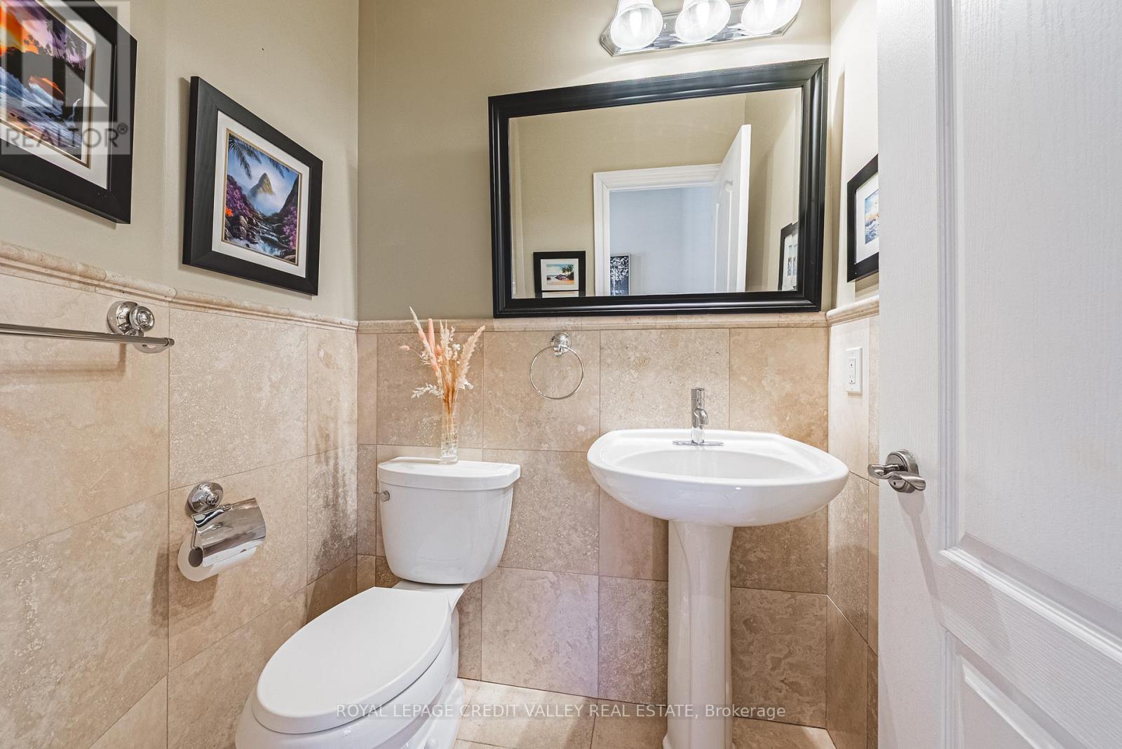 36 Lunness Road, Toronto, Ontario  M8W 4M4 - Photo 8 - W12571788