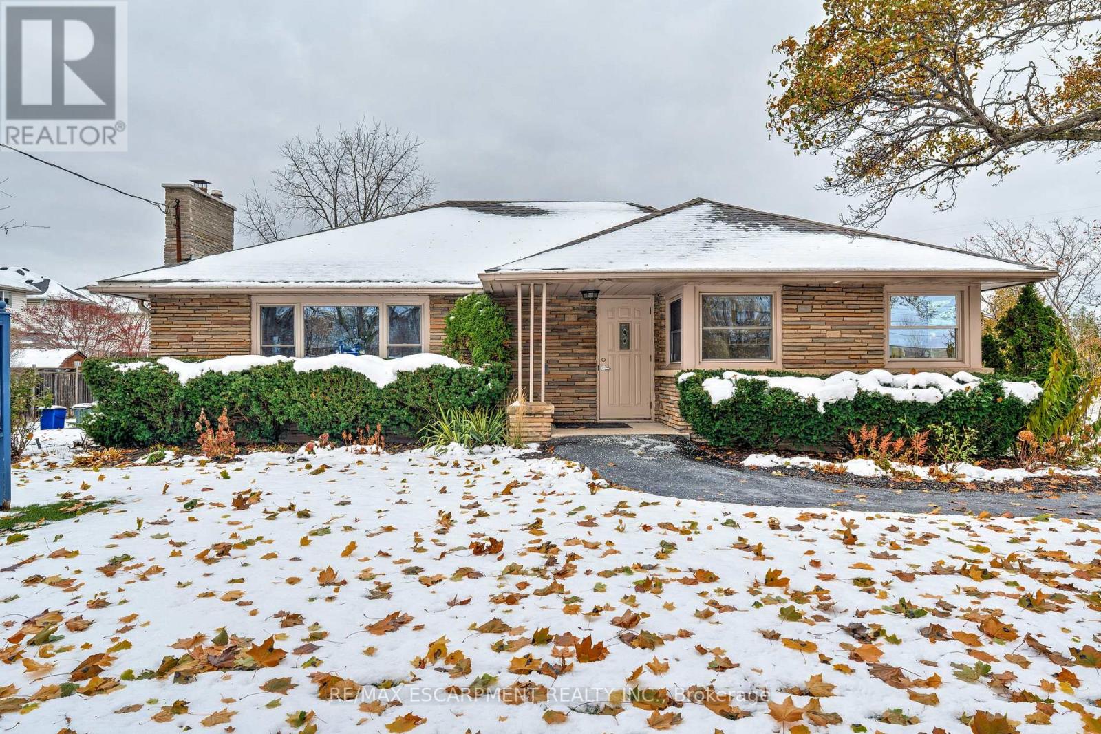 2409 Walker's Line, Burlington, Ontario  L7M 4K1 - Photo 2 - W12571806