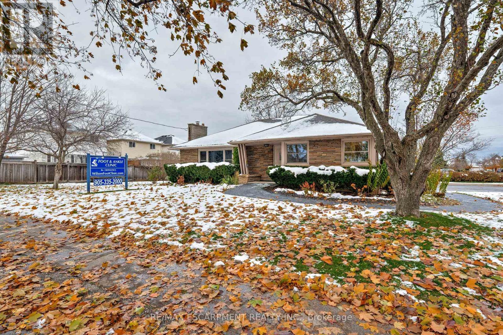 2409 Walker's Line, Burlington, Ontario  L7M 4K1 - Photo 4 - W12571806