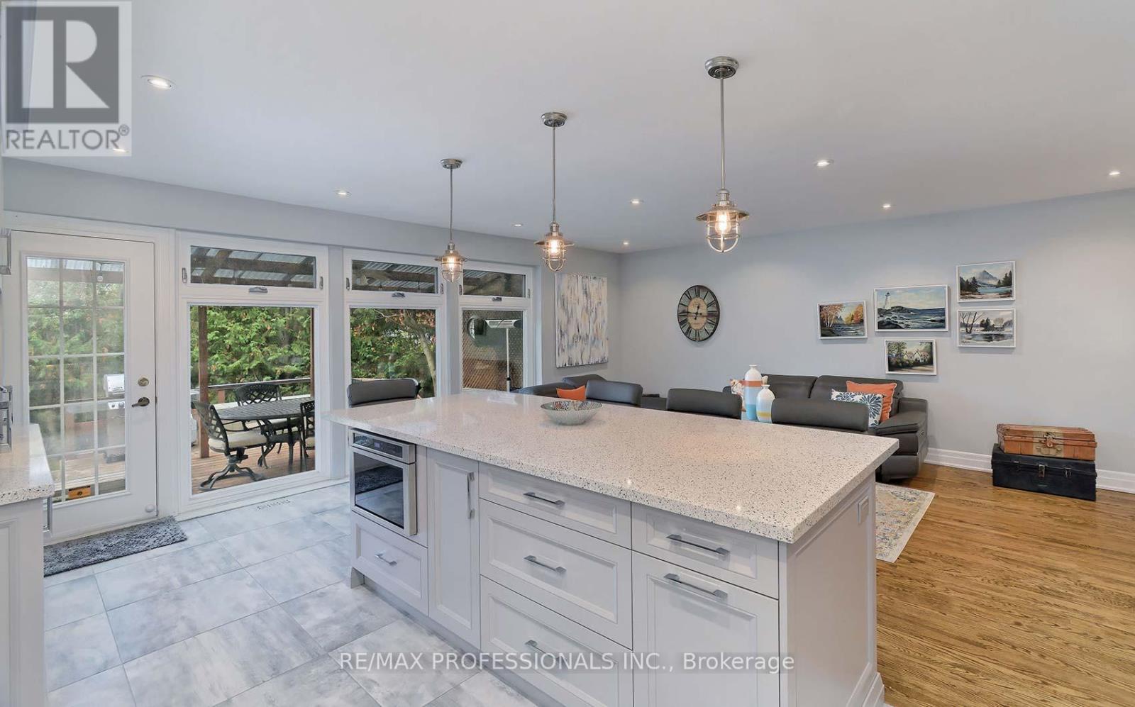 3 Eriksdale Road, Toronto, Ontario  M9C 2B5 - Photo 10 - W12571808