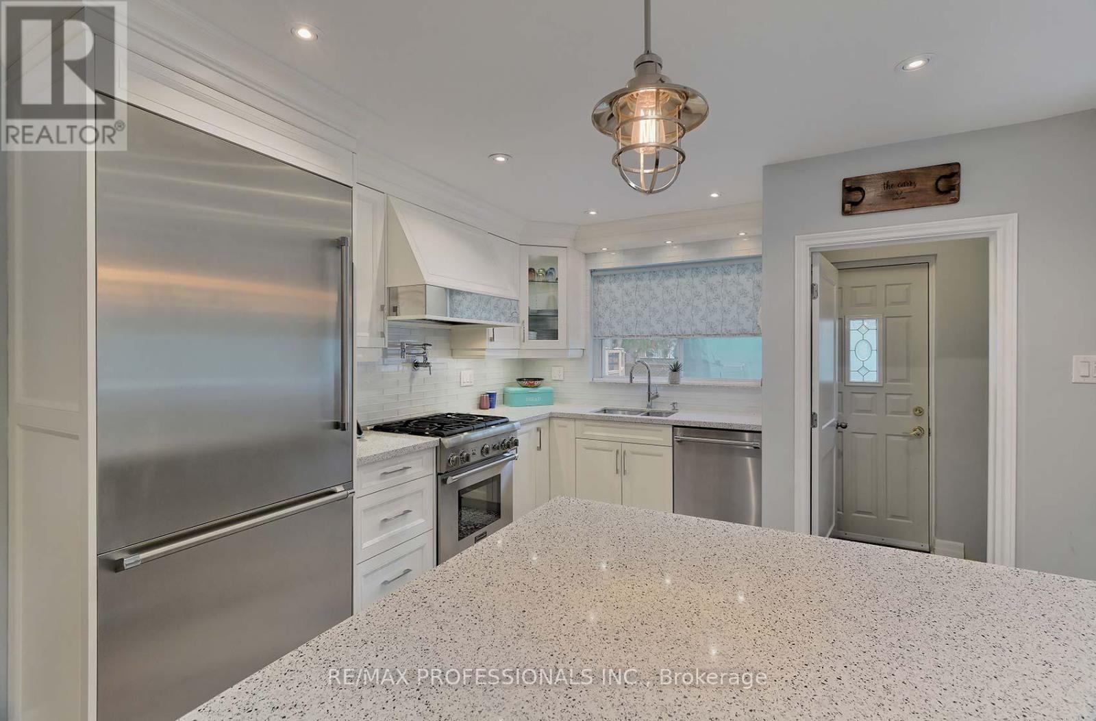 3 Eriksdale Road, Toronto, Ontario  M9C 2B5 - Photo 12 - W12571808