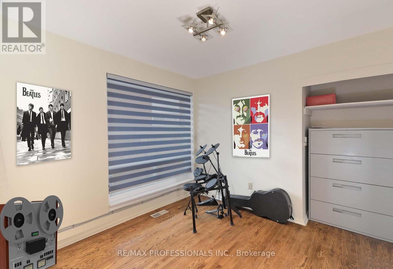 3 Eriksdale Road, Toronto, Ontario  M9C 2B5 - Photo 15 - W12571808