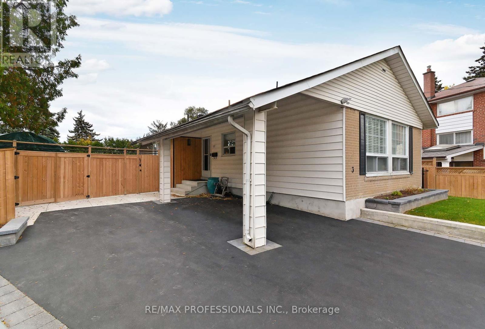 3 Eriksdale Road, Toronto, Ontario  M9C 2B5 - Photo 4 - W12571808