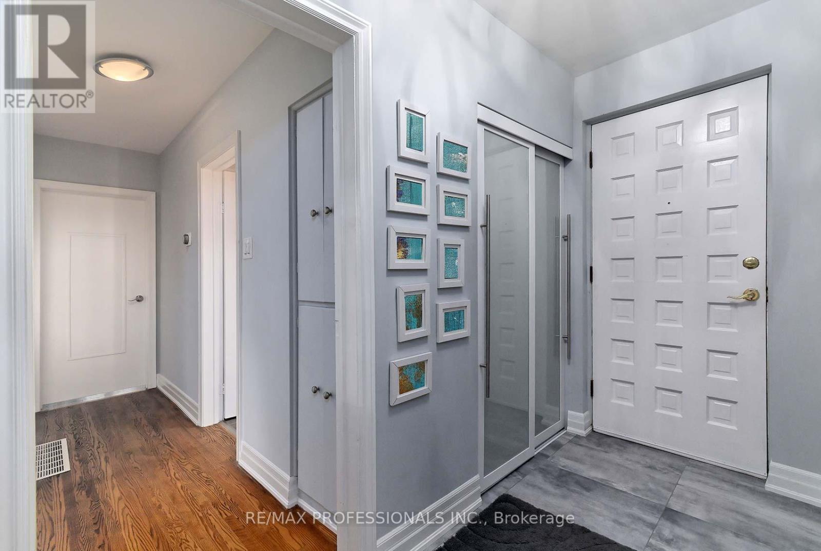 3 Eriksdale Road, Toronto, Ontario  M9C 2B5 - Photo 5 - W12571808