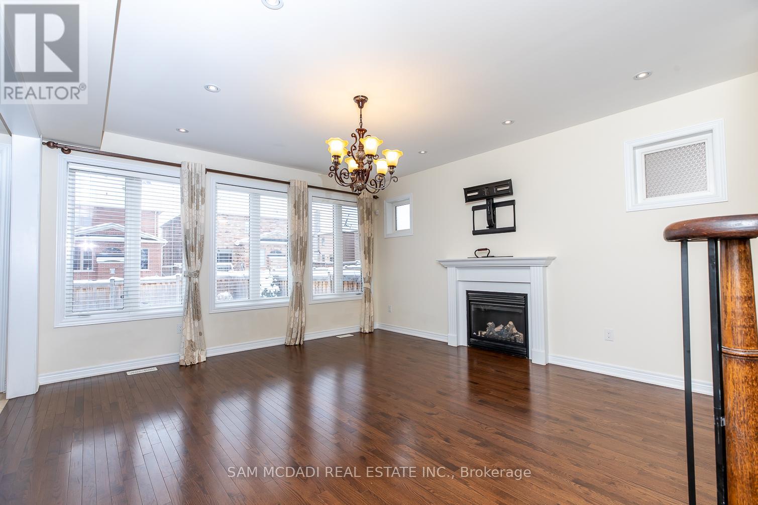 4 Jewelville Street, Brampton, Ontario  L6X 2Y7 - Photo 4 - W12571814