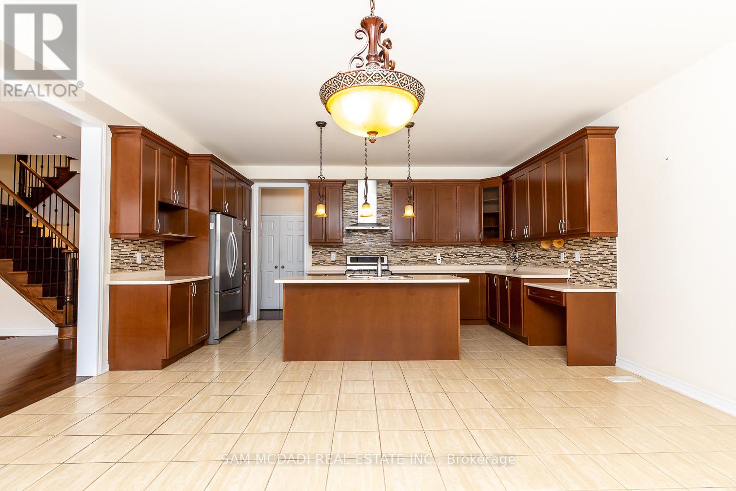 4 Jewelville Street, Brampton, Ontario  L6X 2Y7 - Photo 7 - W12571814