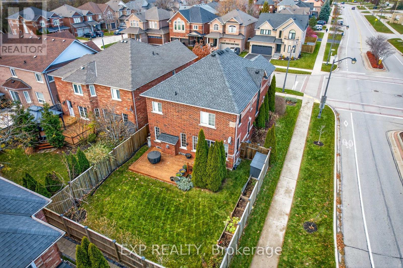 5612 Blue Spruce Avenue, Burlington, Ontario  L7L 7K2 - Photo 39 - W12571826