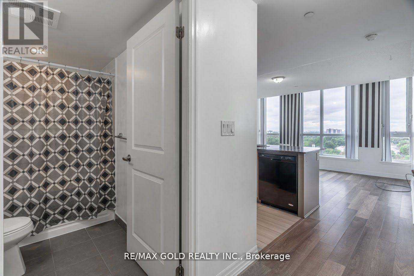 1105 - 80 Esther Lorrie Drive, Toronto, Ontario  M9W 0C6 - Photo 3 - W12571836