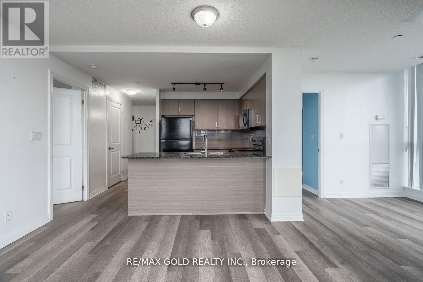 1105 - 80 Esther Lorrie Drive, Toronto, Ontario  M9W 0C6 - Photo 9 - W12571836